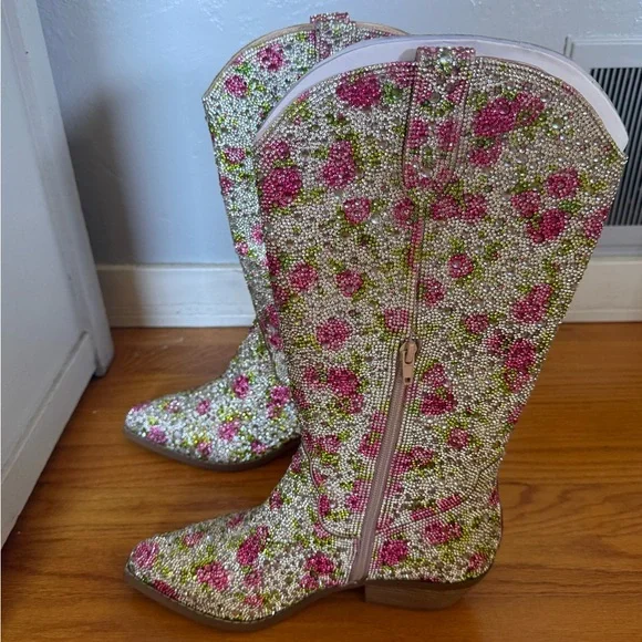 NWT Betsey Johnson Rhinestone Floral Embellished Women's Boots Sz 8 - Picture 3 of 6